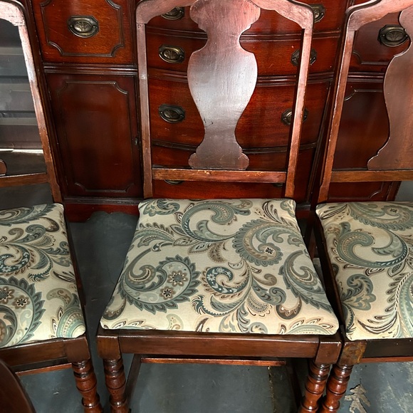 Dining Table (Antique) & 5 Chairs - Picture 5 of 7